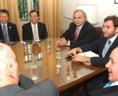 El Conferencista y Doctor Nam Soo Kim se reúne en visita protocolar con el Ministro Secretario General de Gobierno Andrés Chadwick.