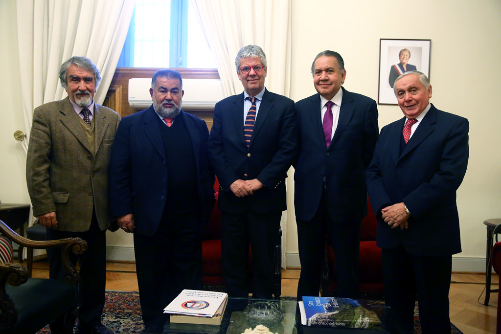 Ministro Eyzaguirre y director de la ONAR sostienen reunión de coordinación con Iglesias Evangélicas