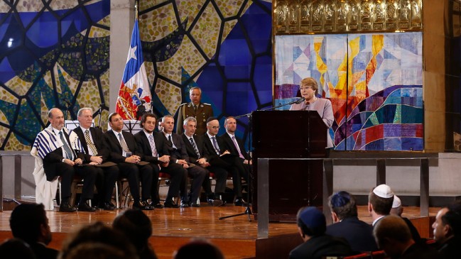 Presidenta Bachelet y director de la ONAR encabezan ceremonia de Tefilá por Chile 2015