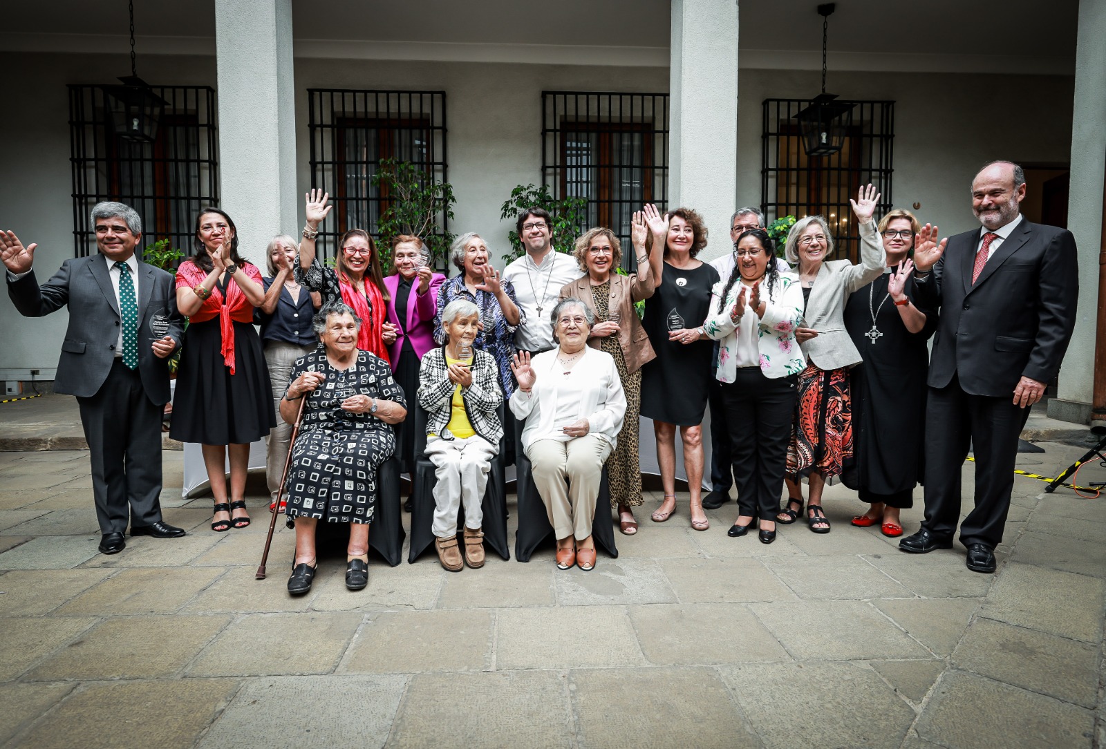 ONAR y Capellanías del Palacio de La Moneda reconocen a mujeres de comunidades de fe por su aporte en DDHH