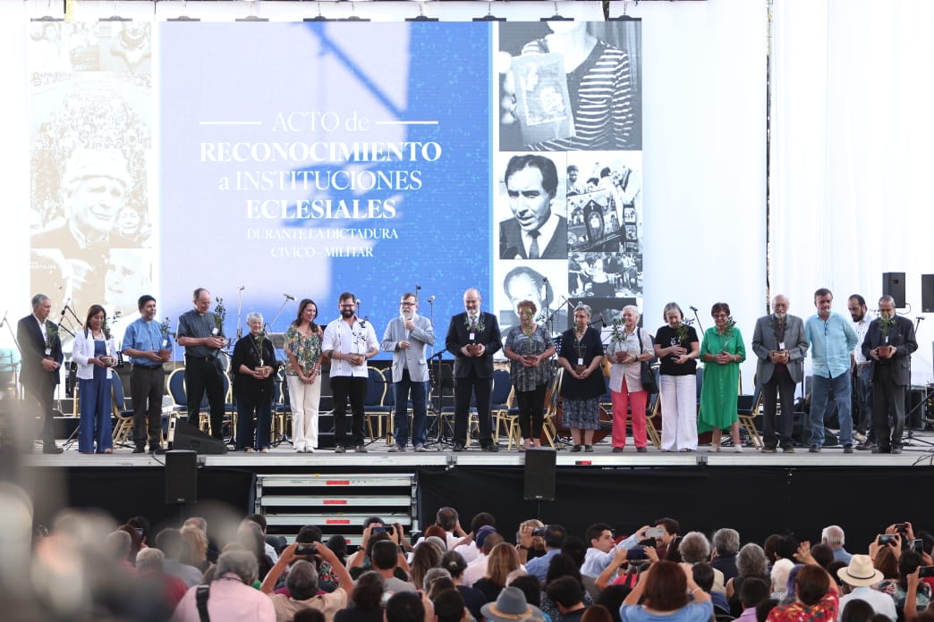 Presidente Gabriel Boric participa en homenaje a organizaciones basadas en la fe por su rol durante la dictadura cívico-militar organizada por ONAR y las Capellanías de La Moneda