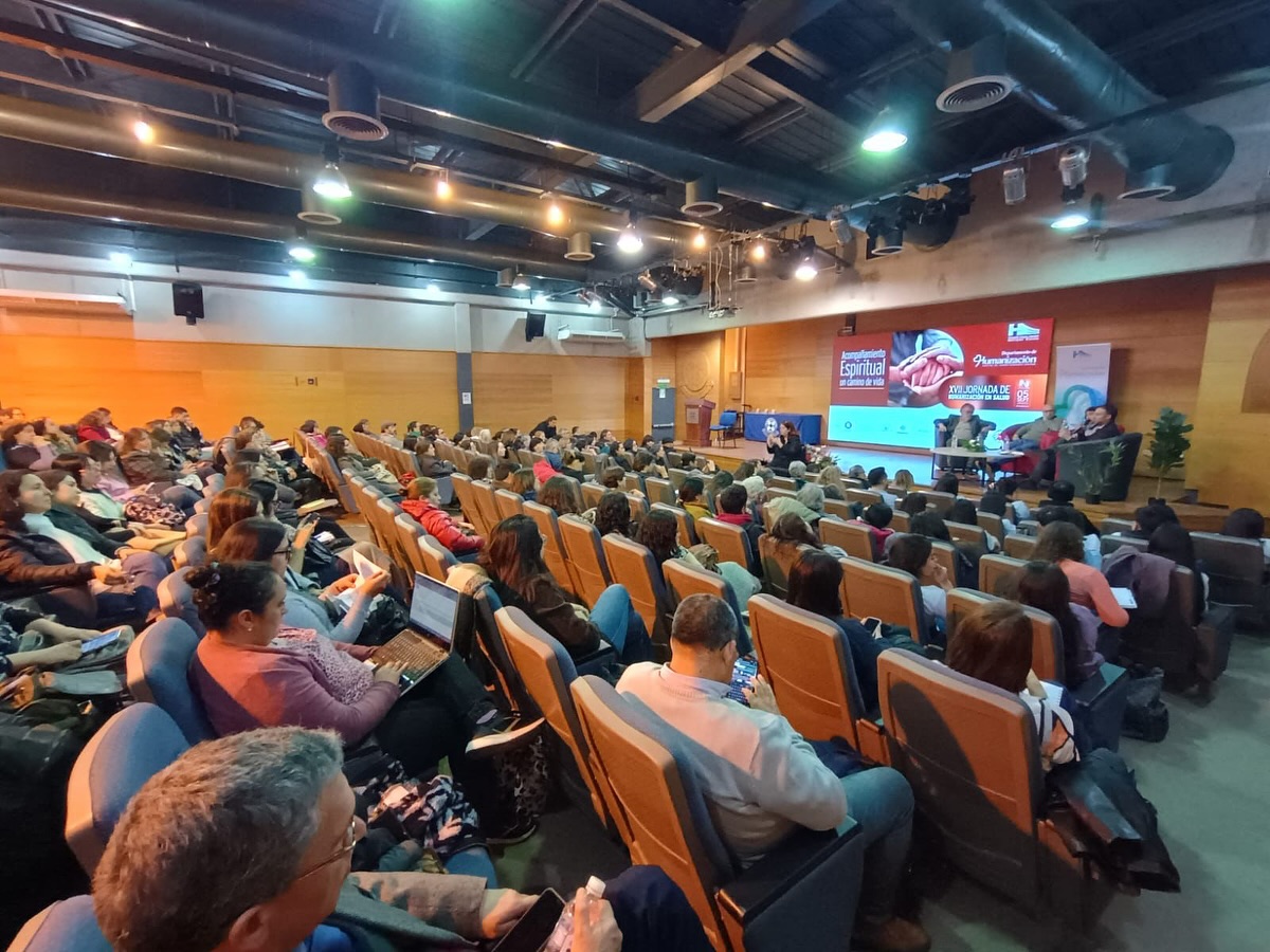 Director de la ONAR participa  en la XVII Jornada de Humanización en Salud en Temuco