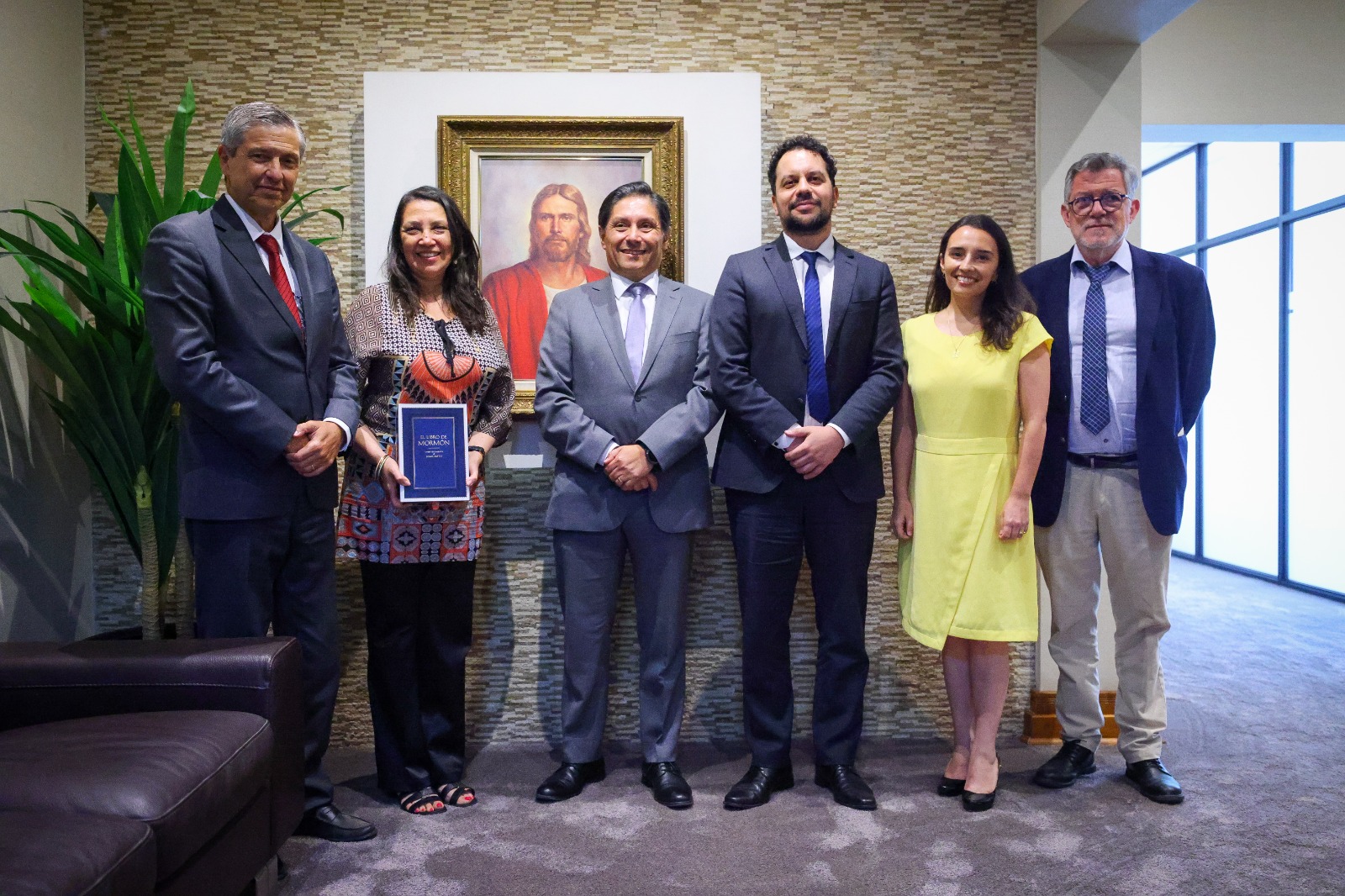 ONAR destaca visita de la Ministra Macarena Lobos y del Subsecretario Nicolás Facuse a la sede nacional de La Iglesia de Jesucristo de los Santos de los Últimos Días