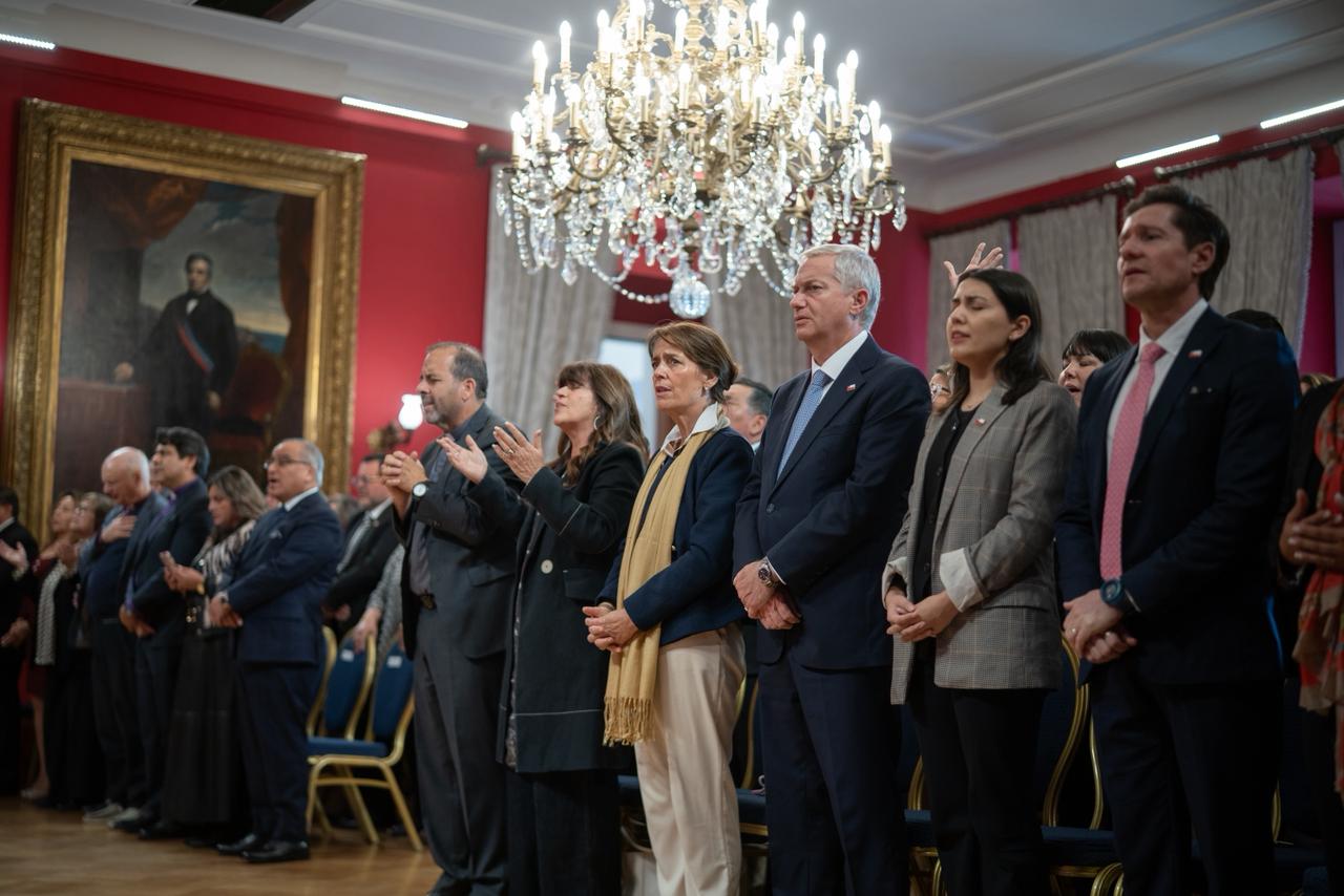 Con la presencia del Presidente de la República se realiza primer culto Evangélico para funcionarios de la Moneda
