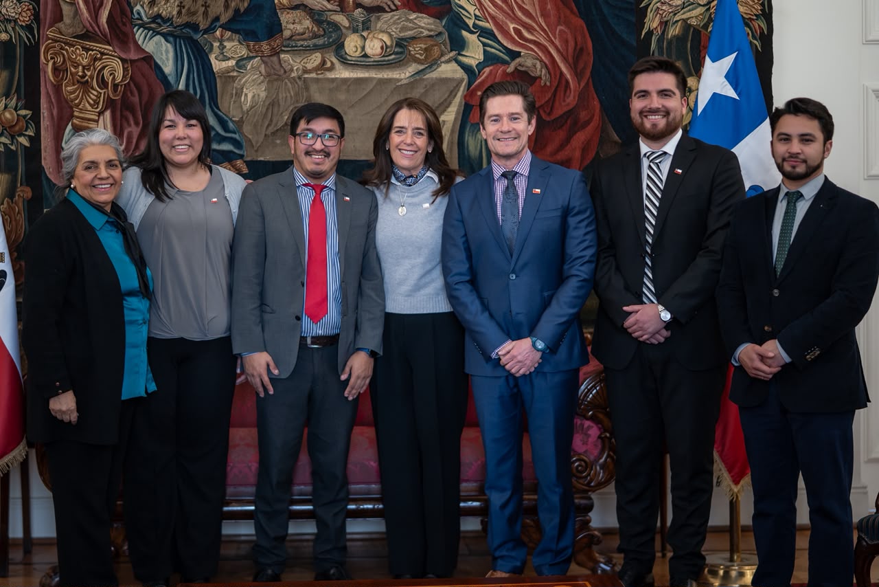 Equipo de la ONAR sostiene reunión protocolar con la Primera Dama