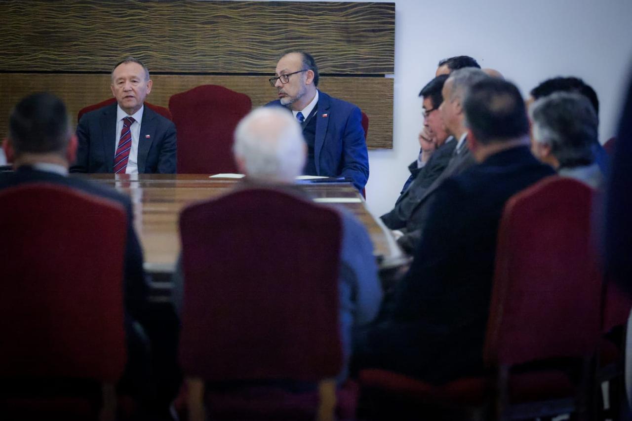Ministro José García Ruminot sostiene jornada de diálogo y escucha con representantes del mundo evangélico