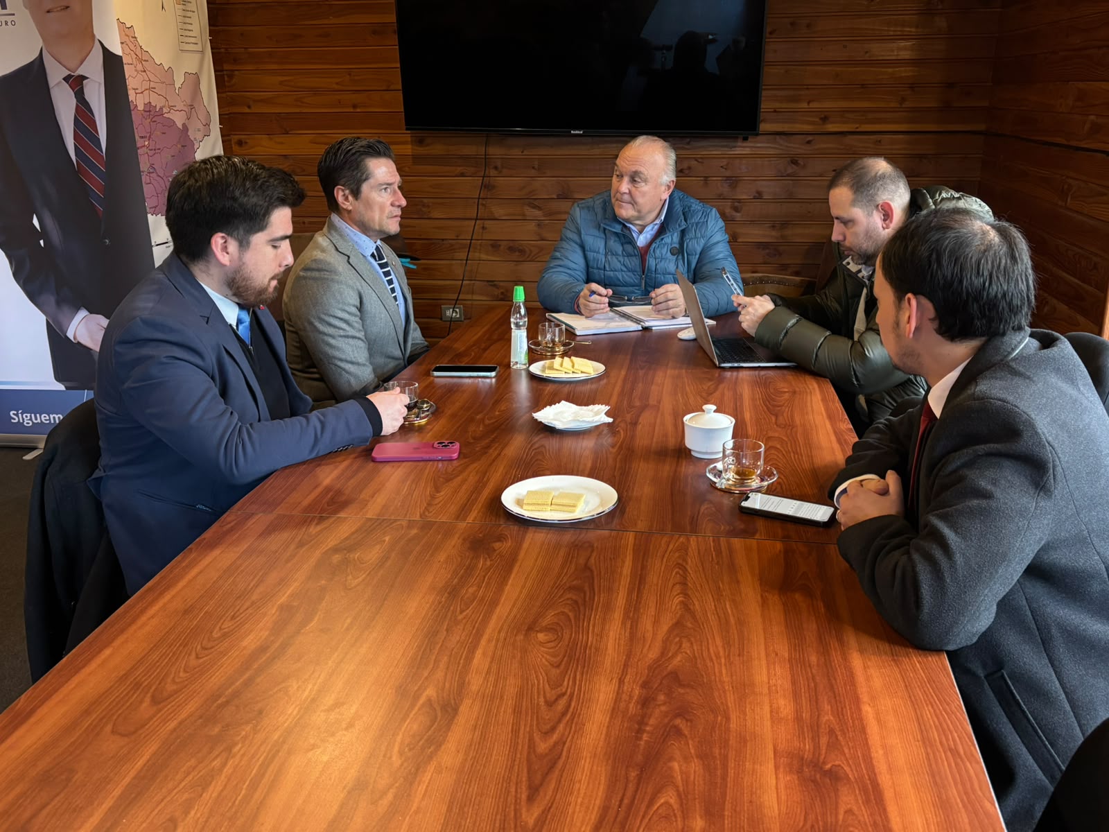 Encuentro con senador Miguel Becker aborda protección de comunidades de fe en La Araucanía